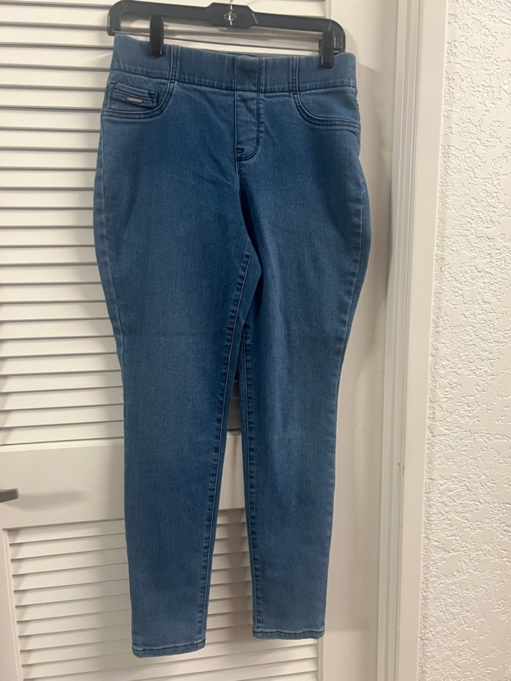 Nine West Women's Heidi pull-on crop Blue Skinny Stretchy Jeans in size 4